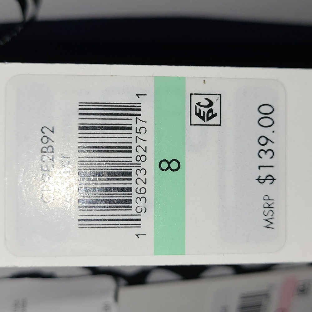 Calvin Klein - Picture 2 of 2